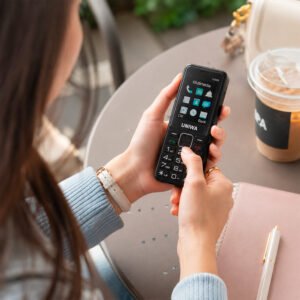 CELULAR UNIWA V2000 4G CON TECLAS GRANDES